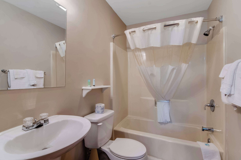 Bathroom 4, Americas Best Value Inn Torrington CT, Litchfield