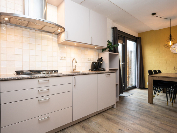 Private kitchen 3, Holiday Home on Texel Island With Terrace, Texel