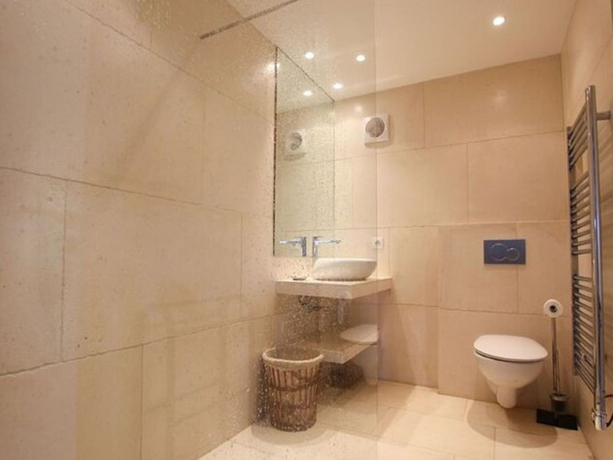 Bathroom 3, Villa Overlooking the Gulf of Saint Tropez, Var
