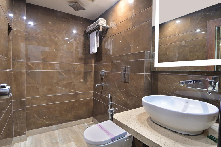 Bathroom 11
