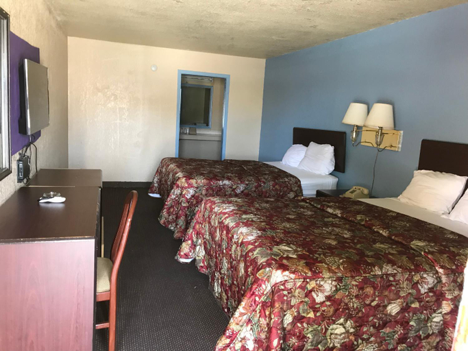 Bedroom 4, Deluxe Inn Kilgore, Gregg
