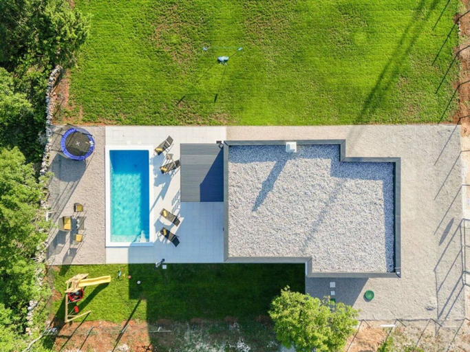 Pool 5, Lotta Comfortable Holiday Residence, Raša
