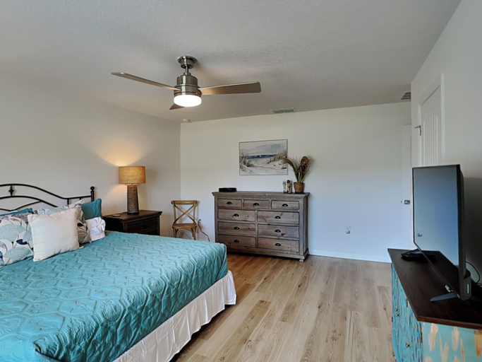 Bedroom 3, The Roman Clam, Flagler