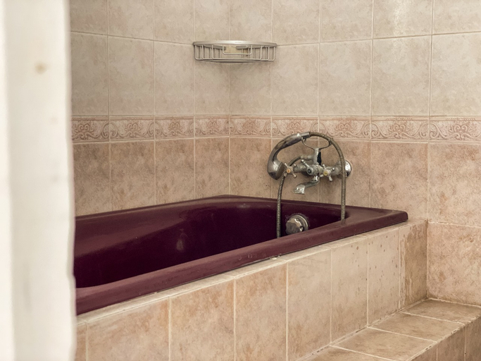 Bathroom 4