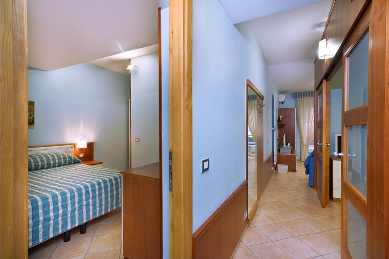 Bedroom 16
