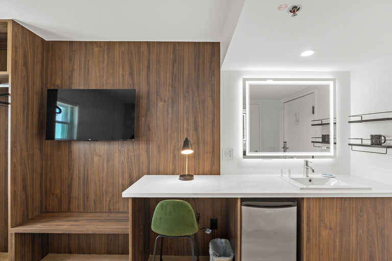 Bathroom 4, Uptown Inn by Vantaggio - Limited Service Apart-Hotel, San Diego