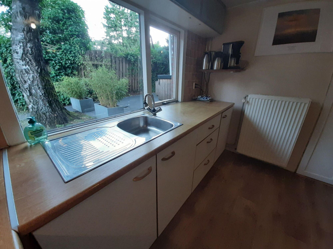 Private kitchen 5, Holiday Home in Voorthuizen With Hot Tub, Barneveld