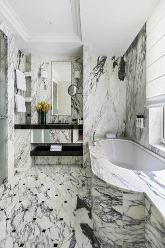 Bathroom 4, Hotel San Regis, Paris
