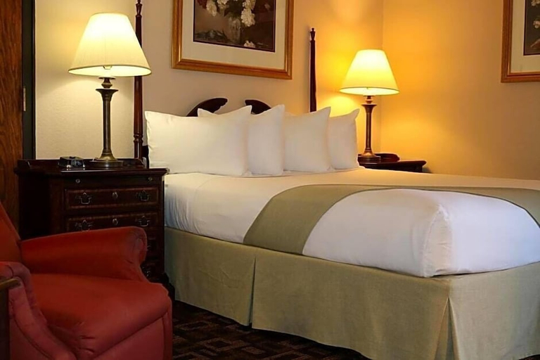 Bedroom 3, Rodeway Inn McPherson East, McPherson