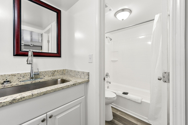 Bathroom 4, Budgetel Inn and Suites, Fulton