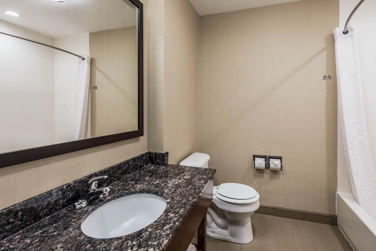 Bathroom 5, SureStay by Best Western Marion, Grant