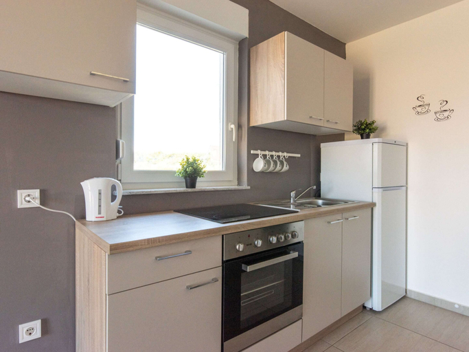 Others 5, Apartment in Novalja Near Sea Beach, Novalja