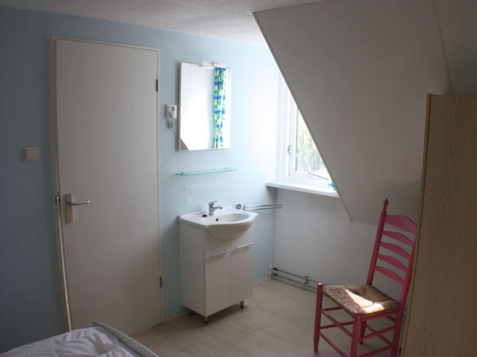 Bathroom 5, Manor House Rental Type A de Luxe Grevelingen 90, Goedereede