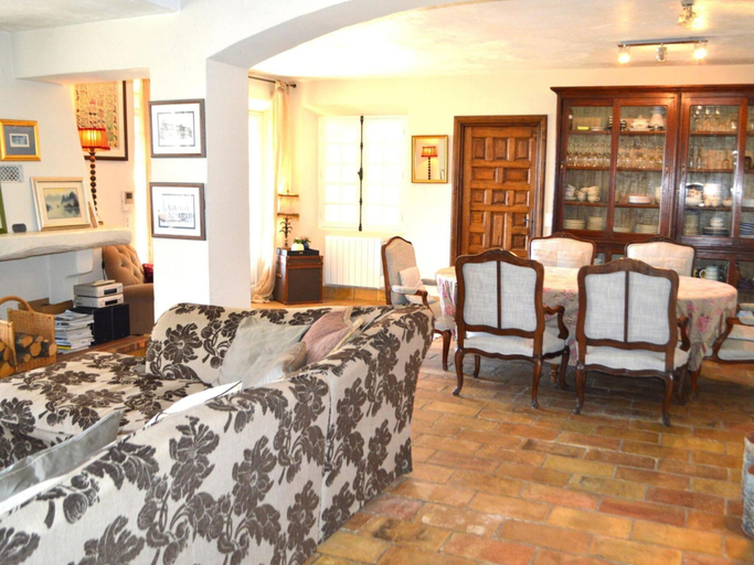 Living room 3, Beautiful Holiday Home With Garden, Var