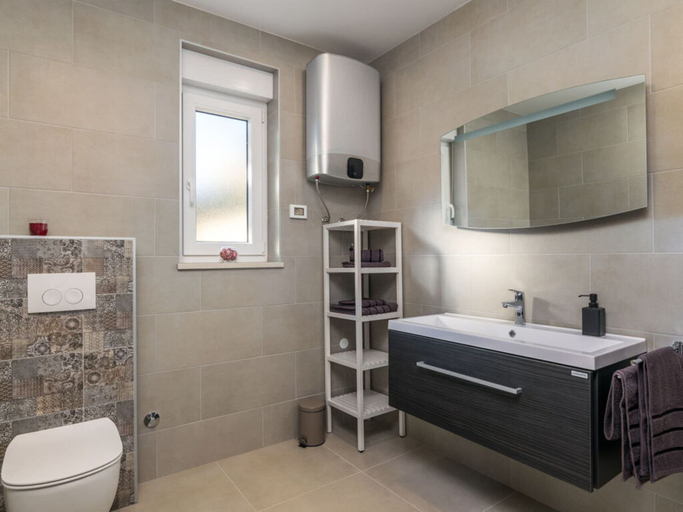 Bathroom 3, Villa Gloria Comfortable Holiday Residence, Marčana