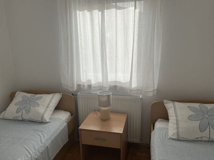 Room 2, Medulin Burle A4+1, Medulin
