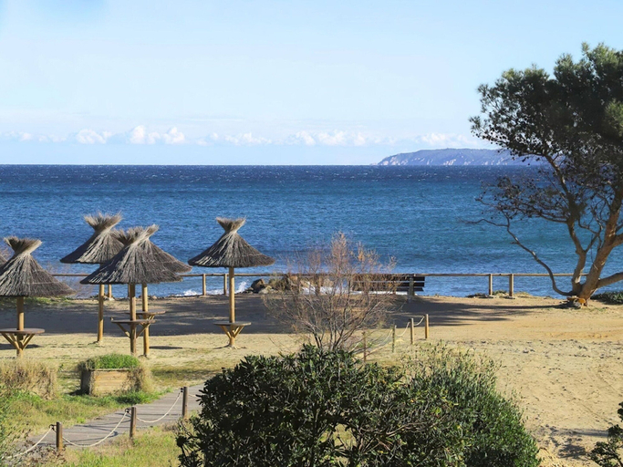 View from property 4, Villa in Gaou With Sea View and Beach, Var
