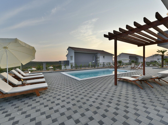 Pool 4, Apartment in Croatia Near Adriatic Coast, Sukošan