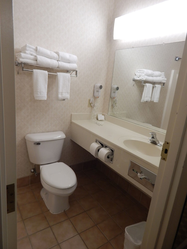 Bathroom 3, Lancaster Inn and Suites, Lancaster