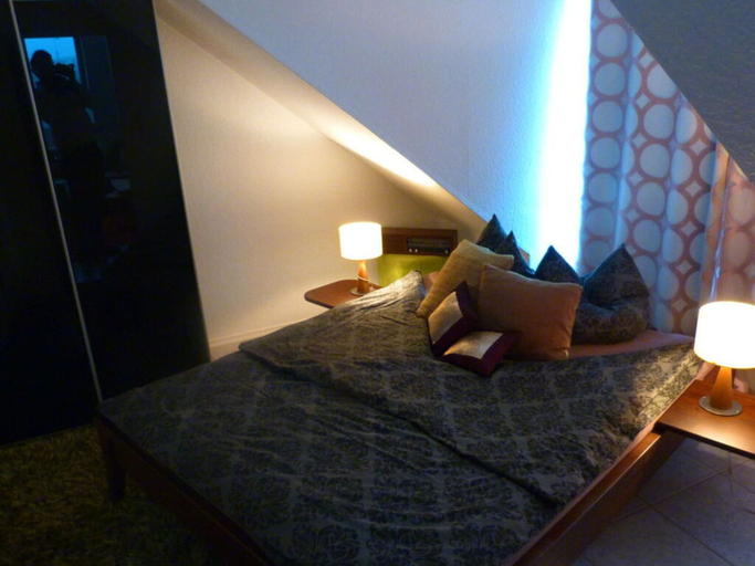 Room 5, Holiday Apartment Wedel, Augsburg