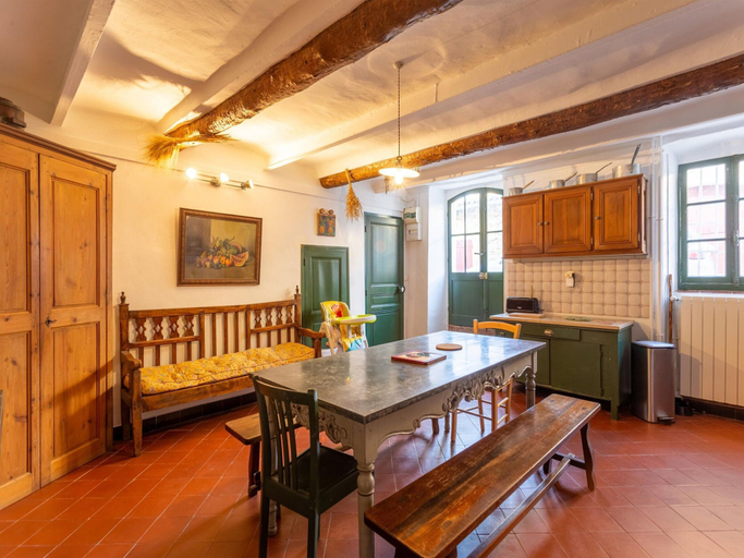Dining 4, Cozy Holiday Home With Private Pool, Var