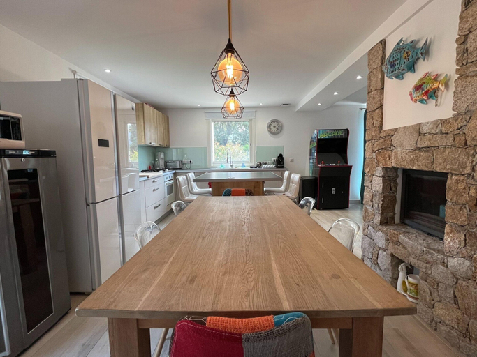 Dining, Charming Villa in Saint-tropez With Private Pool, Haute-Corse