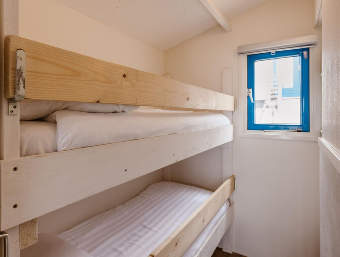 Room, Beach House in Wijk aan Zee With Sea View, Beverwijk