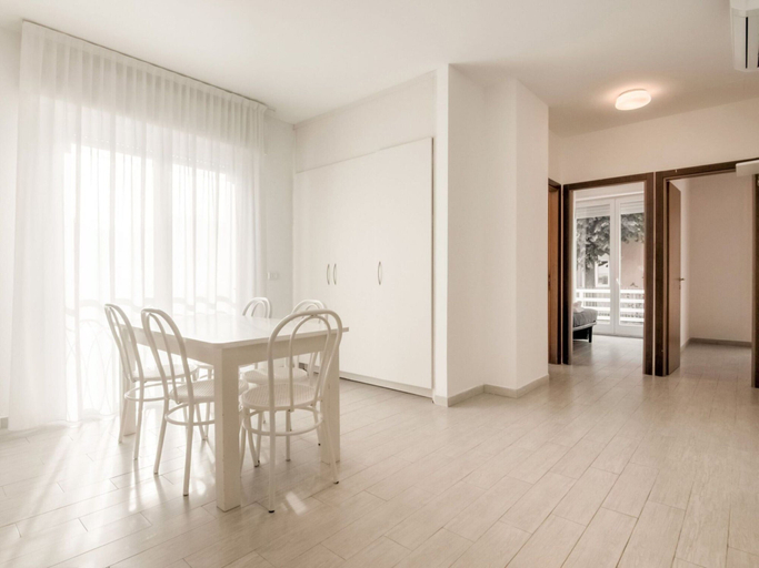 Dining 4, Residence With Swimming Pool Nearby the sea, Rimini