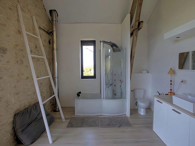 Bathroom 3, Spacious Holiday Home With Private Garden, Lot