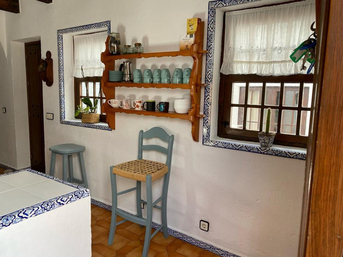 Others 2, Spacious Holiday Home With Private Garden, Almería