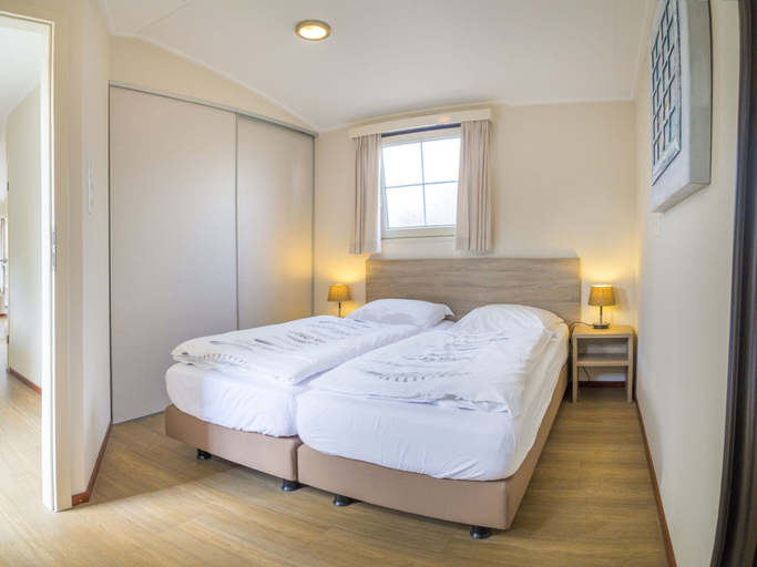Bedroom, Chalet in Noordwijk near the Beach, Noordwijk