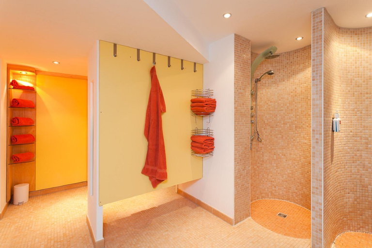 Bathroom 4, Hotel Atlantic Juist, Aurich