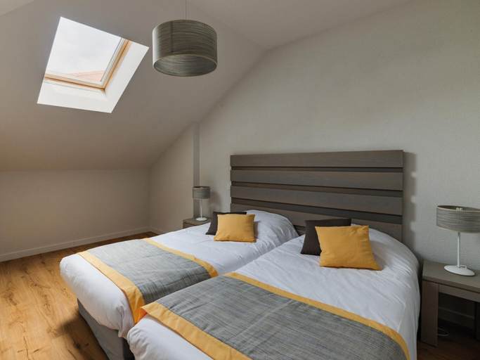 Room 5, Apartment in Biscarosse Near Sandy Beach, Landes
