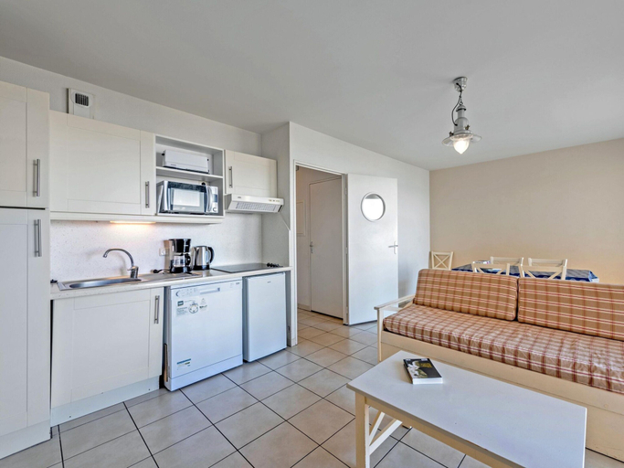 Private kitchen, Sea-view Family Apartment, Finistère