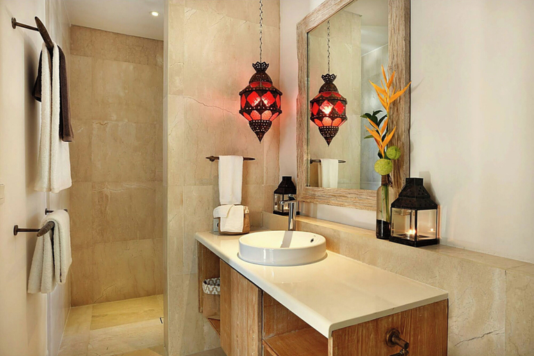 Bathroom 2, 353 Degrees North, Klungkung