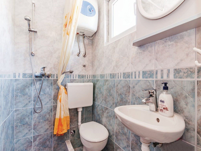 Bathroom 4, Apartments Hak - One Bedroom Apartment With Terrace and Sea View, Vir