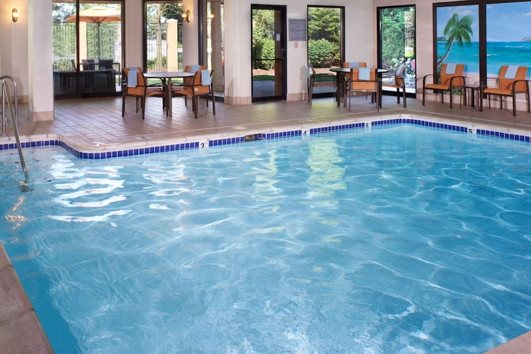 Sport & Beauty, Courtyard by Marriott Toledo Maumee/Arrowhead, Lucas