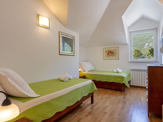 Bedroom 3, Holiday Home in Croatia with Private Pool, Zagvozd
