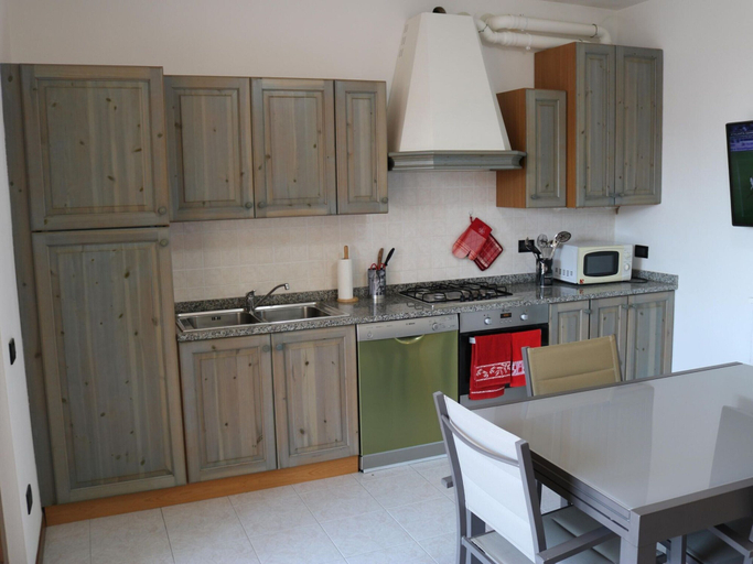 Private kitchen 4, Apartment in Lazise With Lake View Balcony, Verona