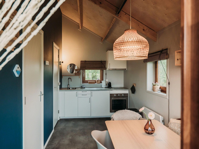 Others 3, Wellness Lodge in Dutch Meadows With Hot Tub, De Wolden