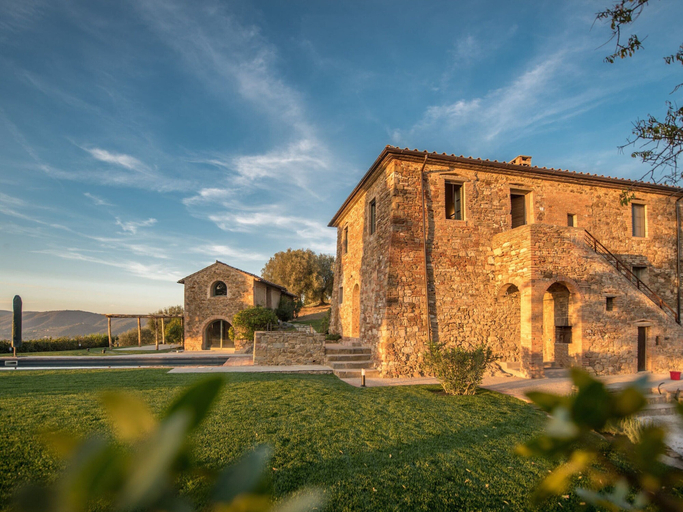 Exterior 3, Holiday Home Magione Lake View Pool, Perugia