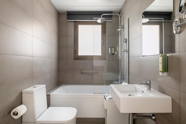 Bathroom 2, Sixtyfour Apartments, Barcelona