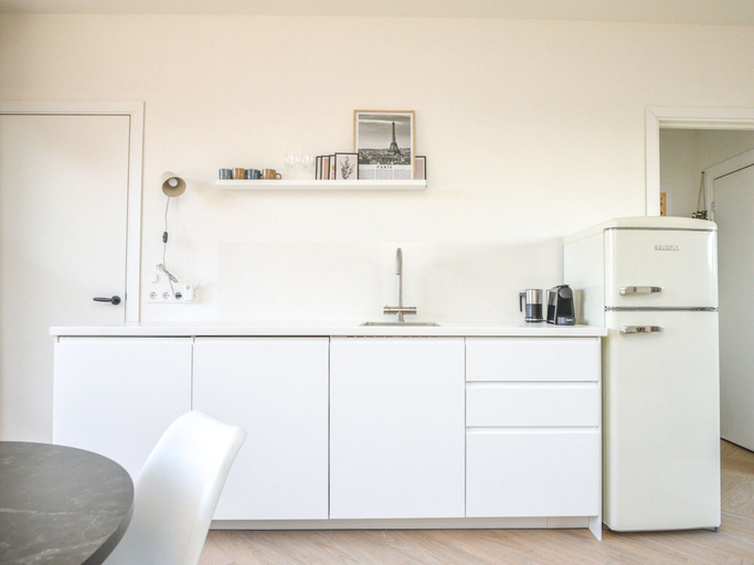 Private kitchen 3, Holiday Home in Vrouwenpolder Near Beach, Veere