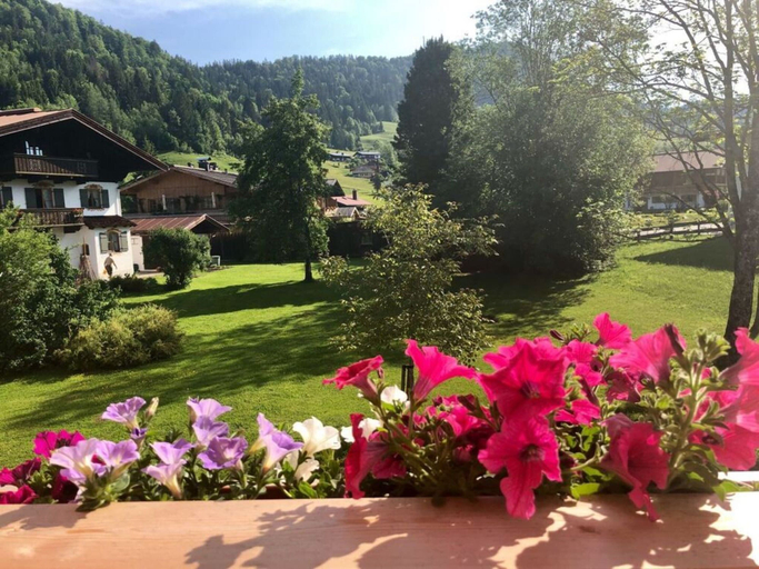 Others 3, Holiday Apartment Dosbach, Traunstein