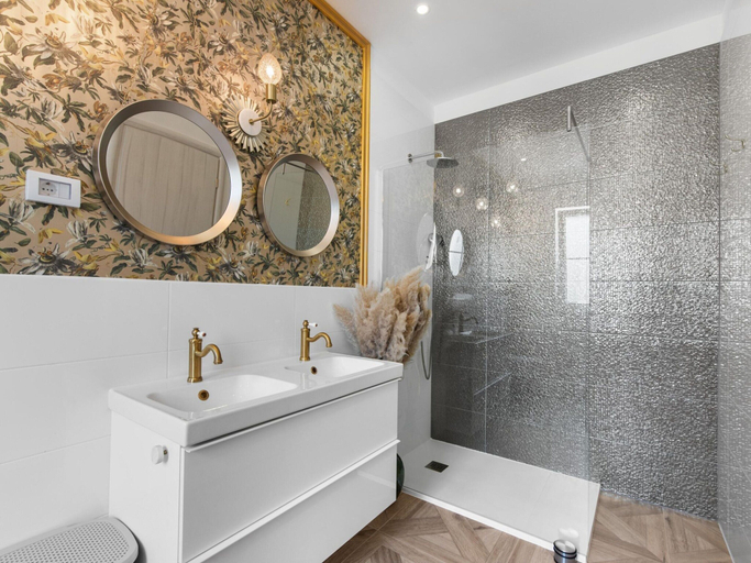 Bathroom 3, Modern Villa With Swimming Pool and Fenced Garden, Žminj