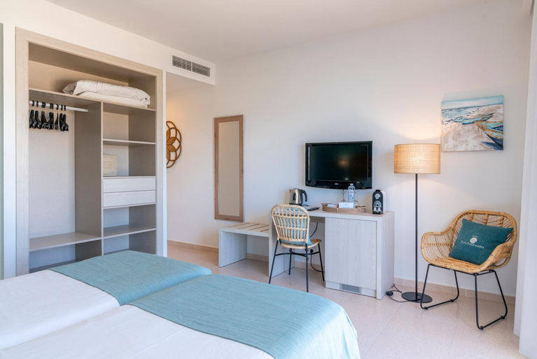 Bedroom 3, Hotel Playa Santandria Adults Only , Baleares