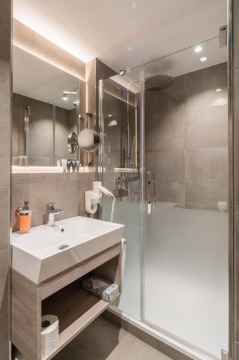 Bathroom 4