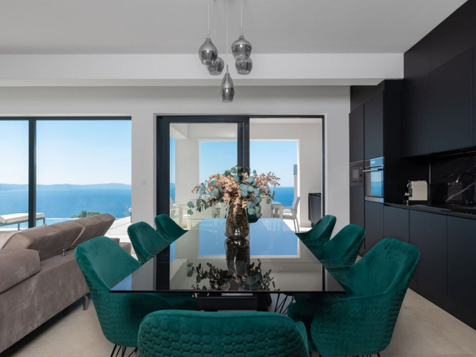 Dining 5, Villa Aristea Comfortable Holiday Residence, Labin