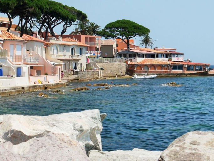 Exterior & Views 2, Villa de la Desirade, Var