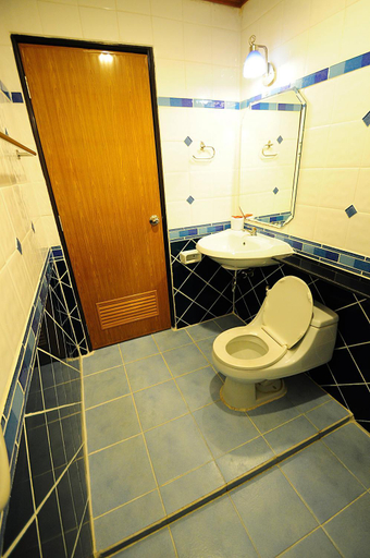 Bathroom 4, Alina Grande Hotel and Resort, Koh Chang